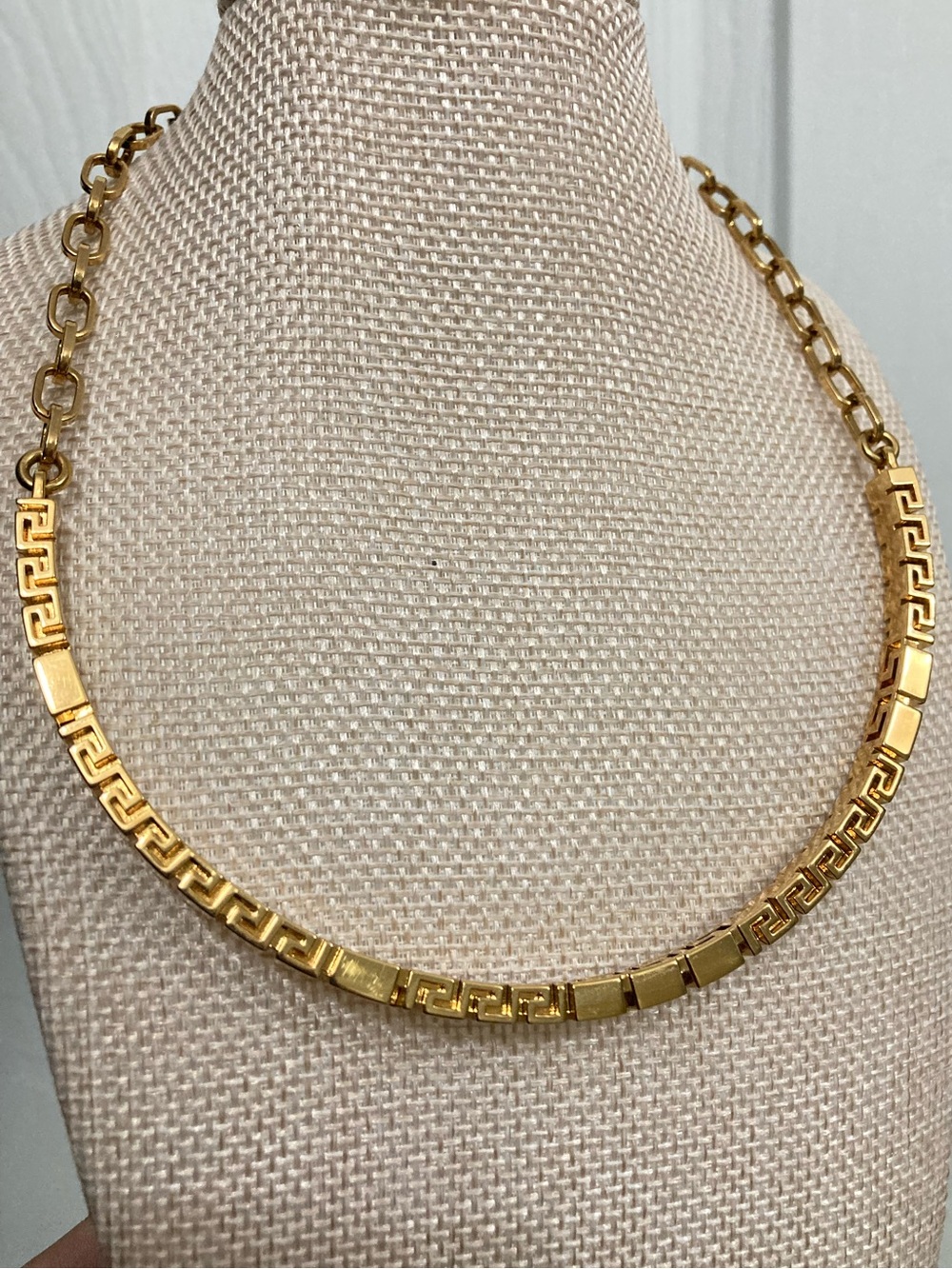 🔥🔥 Versace Gold GRECA Key Motif Choker Necklace